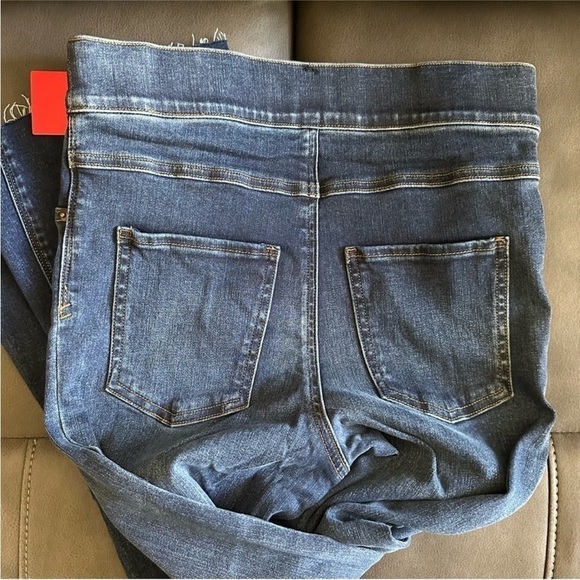 NWT SPANX Cropped Flare Jeans Medium Wash Jeggings Small - Picture 6 of 6